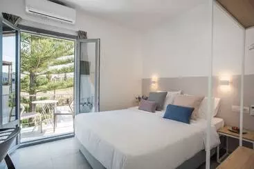 ホテル Nautilus Apartments Suites