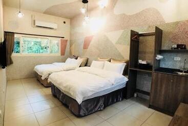 تختخواب و صبحانه Xitou Bi Xue Shan Lin Homestay