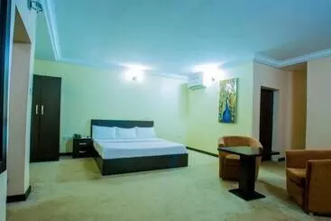 هتل Frankeyz Haven Suites