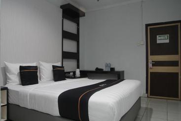 Hotel Oyo 2104  Grand Sabrina