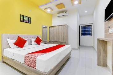 בית מלון כפרי Oyo 63139 Kamal  And Lodging