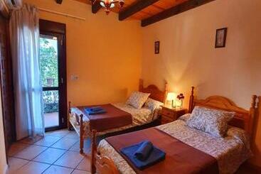 פנסיון Pensión El Barrio