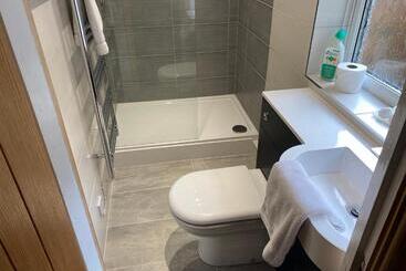 هتل آپارتمان Buile Hill Holiday Flats