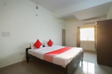 هتل Oyo 48553 Awadh Fort