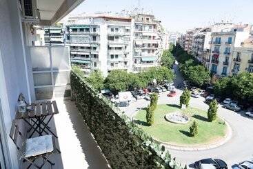 ツーリストアパートメント Zennova #5 Antigonidon Square