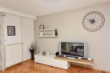 Apartments Lavizatic