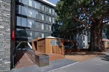 Hotel Ramada By Wyndham Queenstown Central