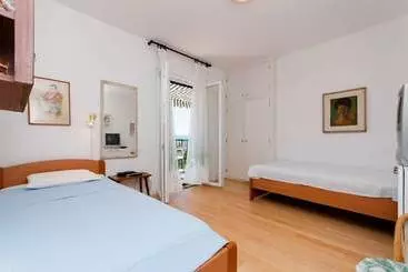 ツーリストアパートメント Apartment Aljosa