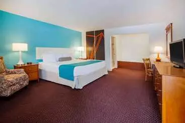 בית מלון כפרי Howard Johnson By Wyndham Traverse City