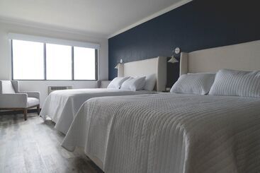 فندق Lakeside Inn