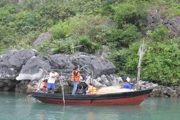 Hotel Huong Hai Sealife Cruise