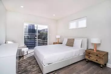 Mökkimajoitus Brand New Luxury 3bdr Townhome In Silver Lake
