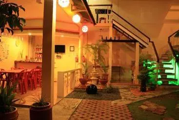 هتل Oslob Malonzo Pension House