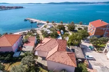 آپارتمان‌های توریست‌ها Apartment Bepo