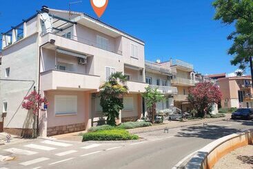 آپارتمان‌های توریست‌ها Apartments Bujola City Park View