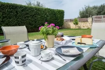 ツーリストアパートメント Studio Verde Glaros W. Outdoors, Near The Beach