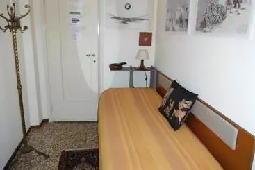 Hostal B&b Villa Olmo