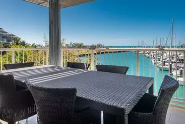 آپارتمان‌های توریست‌ها Marina Dreams   Airlie Beach