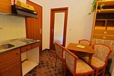 Pensió Apartment Emilia 424