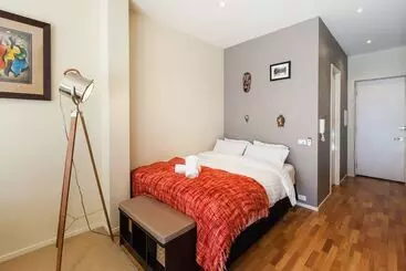 Tennyson, Richmond Studio Apartment