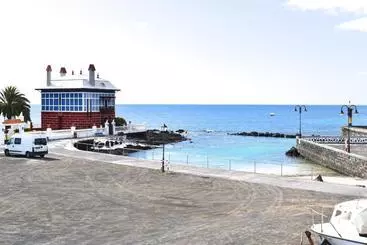 Turist apartmanları Apartamentos El Charcon