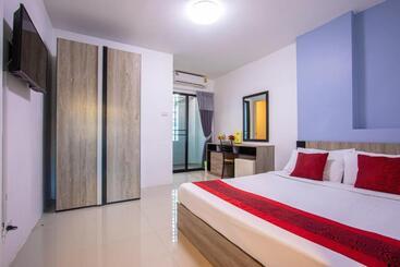 هتل آپارتمان Salinsiri At Lat Krabang