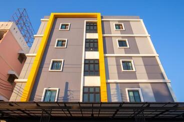 Lägenhetshotell Salinsiri At Lat Krabang