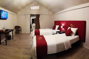 בית מלון כפרי D Bamboo Kamp