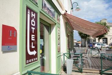 Отель Hôtel Restaurant Le Lion D Or