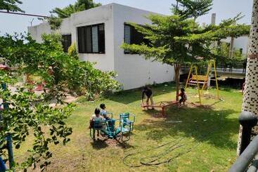 Hotel Sapphero Resorts