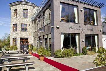 Upton Court Holiday Cottages