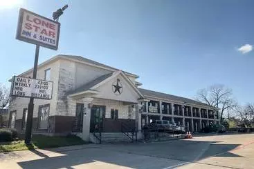 Motelli Lone Star Inn & Suites