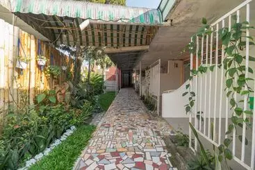 Hotelli Reddoorz Syariah Near Jalan Asahan Pematang Siantar