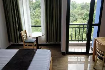 Hotel Seven Color