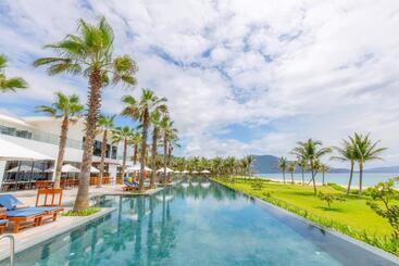 Selectum Noa Resort Cam Ranh