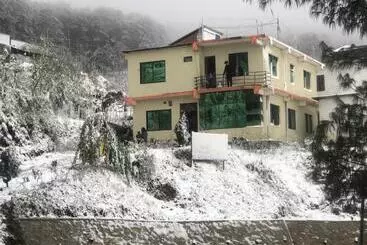 هتل Nayagaun Village Resort