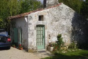 Bed and Breakfast Chambre D Hôtes La Pertuzerie