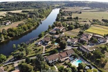 בית מלון כפרי La Rivière Fleurie Mobilhome