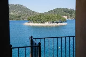 Aparthotel Lazareto Palace