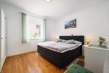 ツーリストアパートメント Villa Elisa