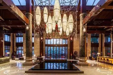 Hotelli Wuzhishan Yatai Rainforest Resort