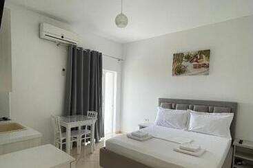 Pension (Hôtel basse catégorie) Joni Apartments