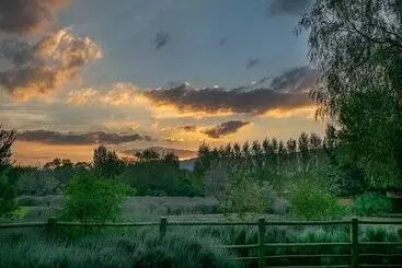 Majatalo La Bastide Guesthouse