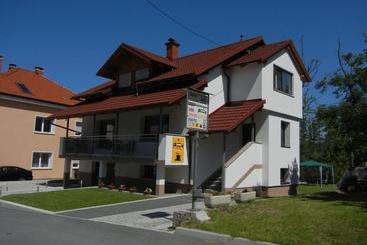 Pension Rooms & Apartment Mira G