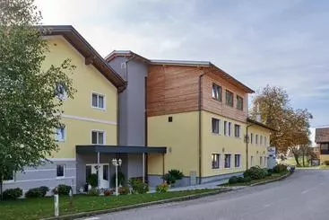 Otel Gasthof Strasser