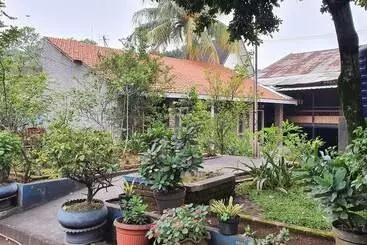 Hotel Reddoorz Syariah At Jl Pangeran Hidayatullah Cianjur