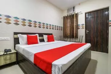 Hotel Oyo 49095  K Fort