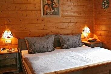 Casa Rural Paltian Ferienhäuser