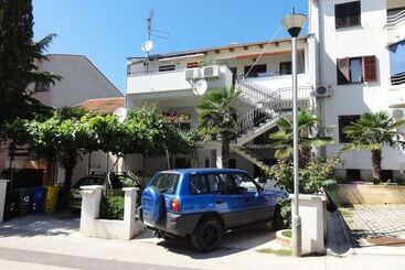 آپارتمان‌های توریست‌ها Cozy Apartment Buterer