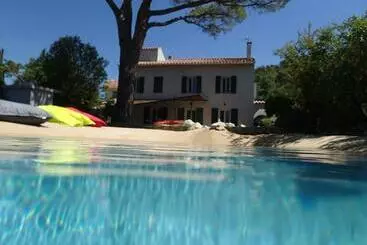 Turistihuoneistot Villavos  Le Bocage